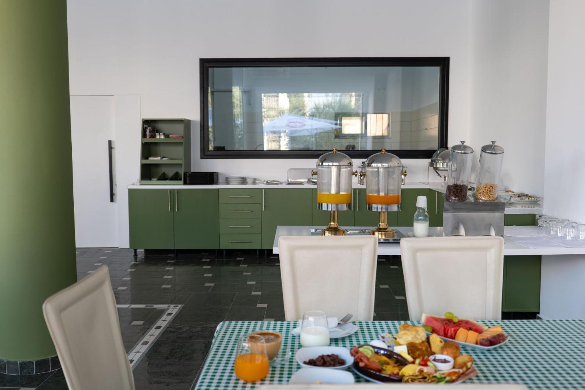 Arel Hotel 4*